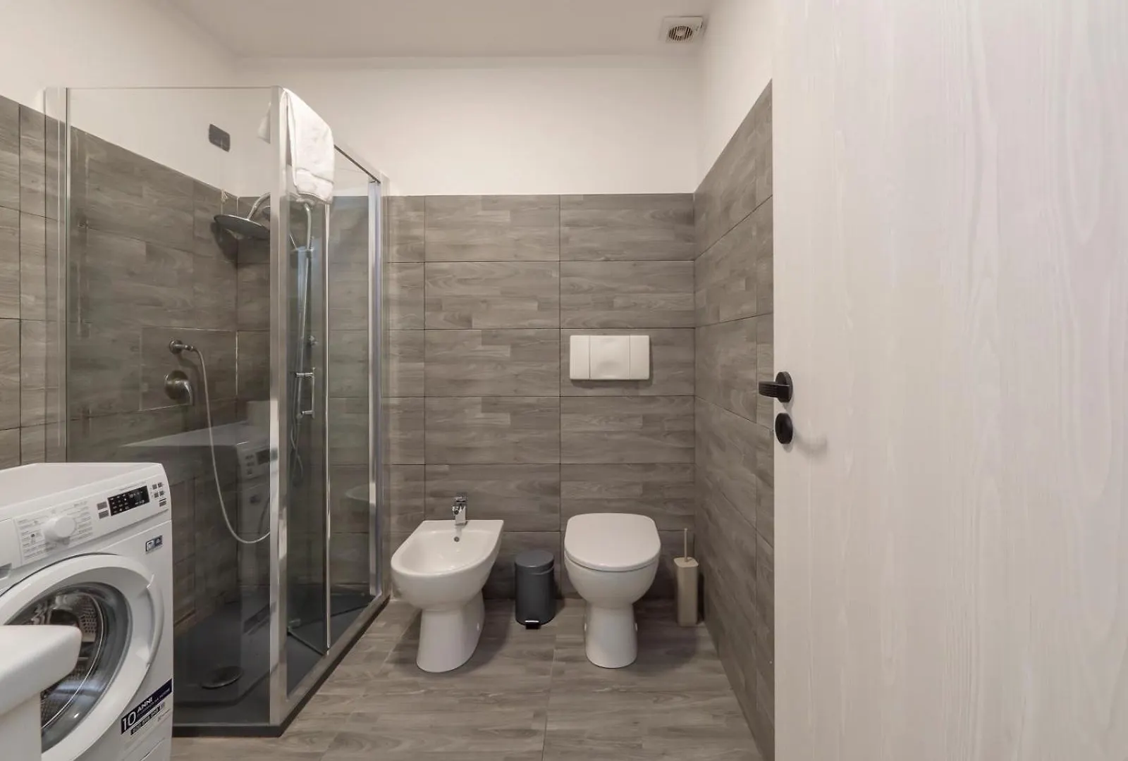 I Host Apartment - Breno 1 Milan