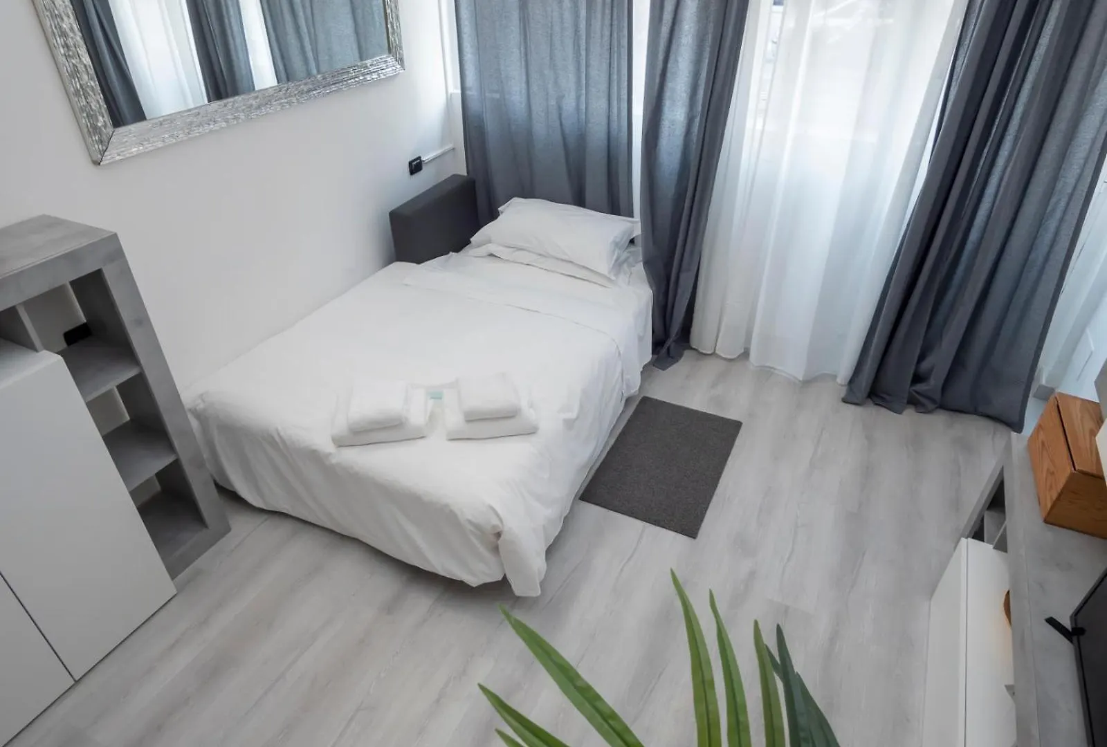 I Host Apartment - Breno 1 Milan