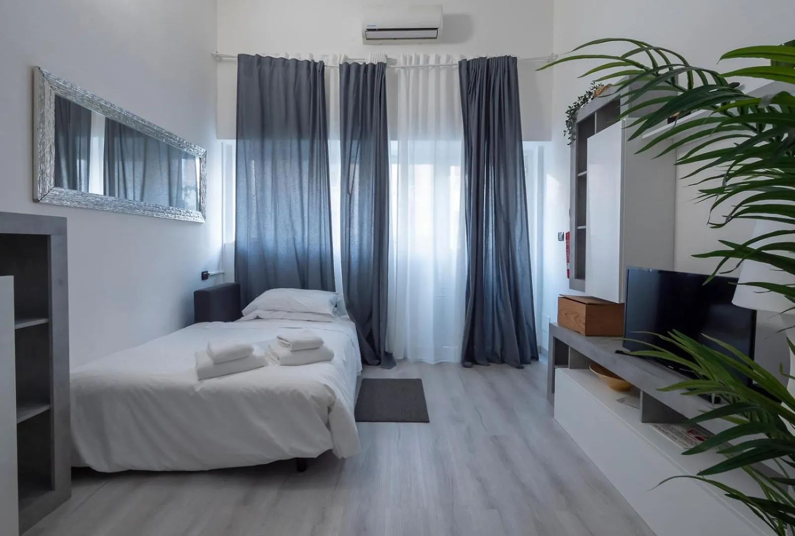 I Host Apartment - Breno 1 Milan