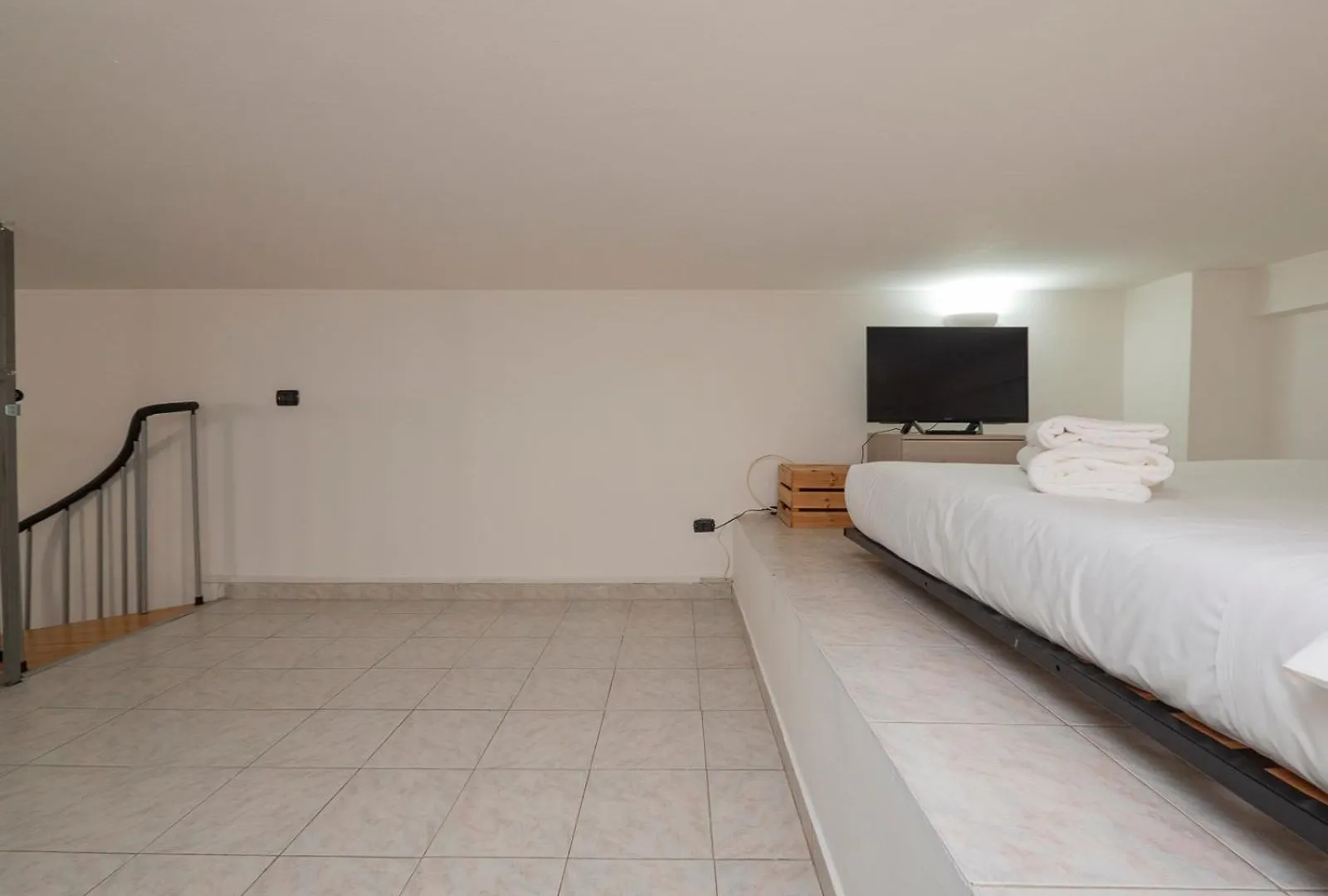 I Host Apartment - Breno 1 Milan Italy